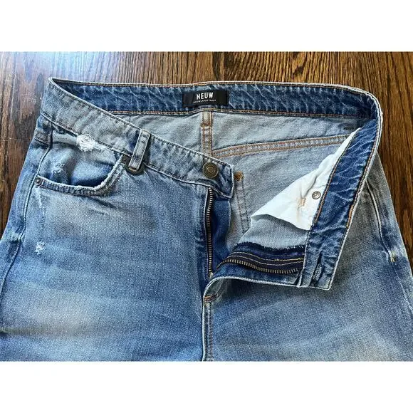 NEUW wide leg women’s jeans sz. 8 blue